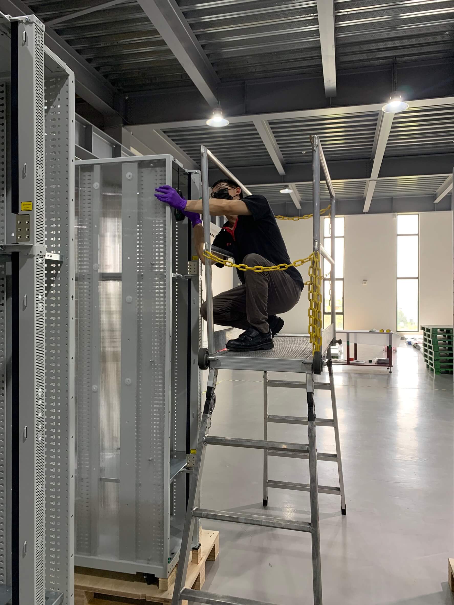 BLIKSEN-Data Center Rack - Assembly