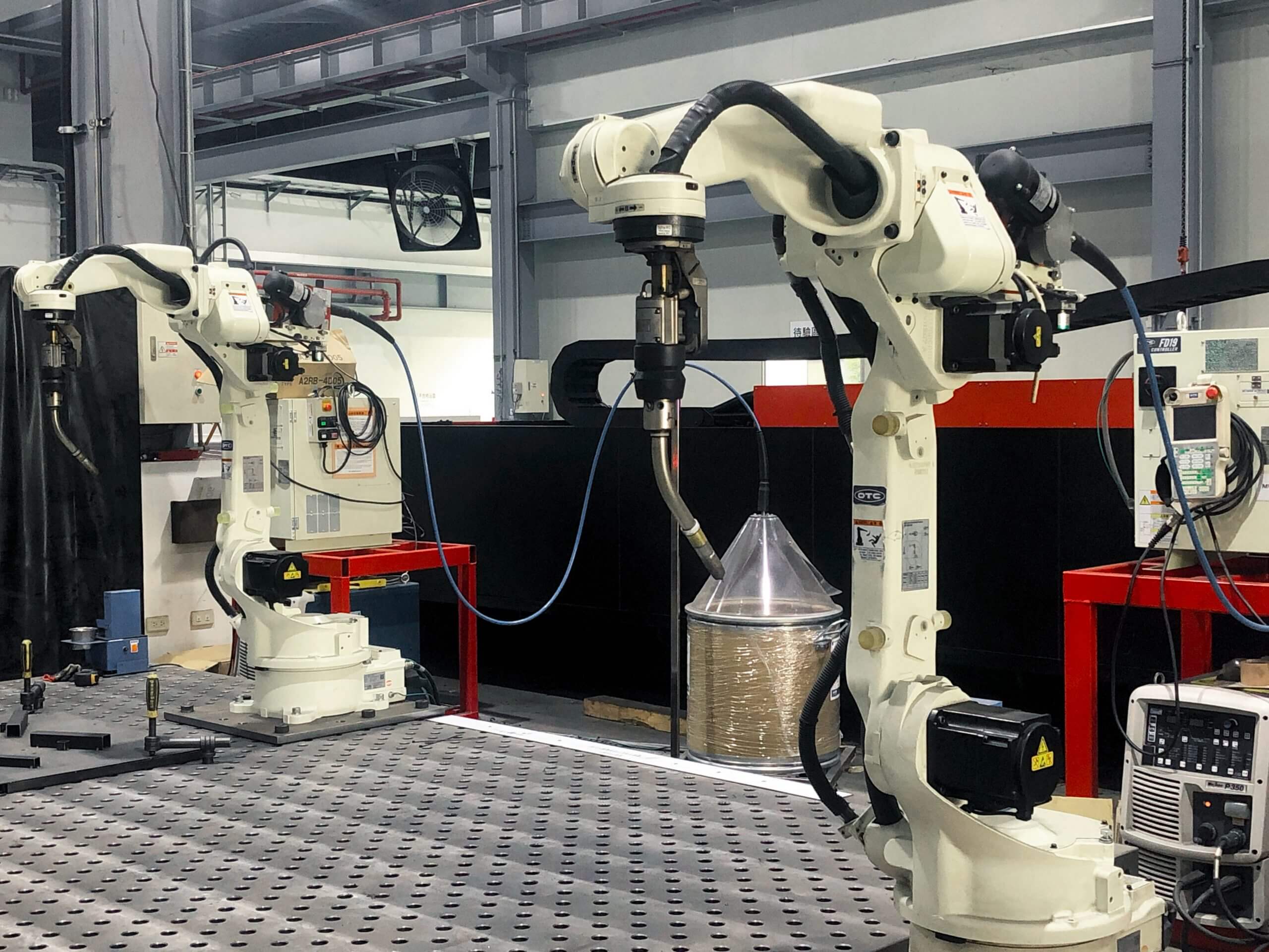 Six-axis multipurpose robot arm