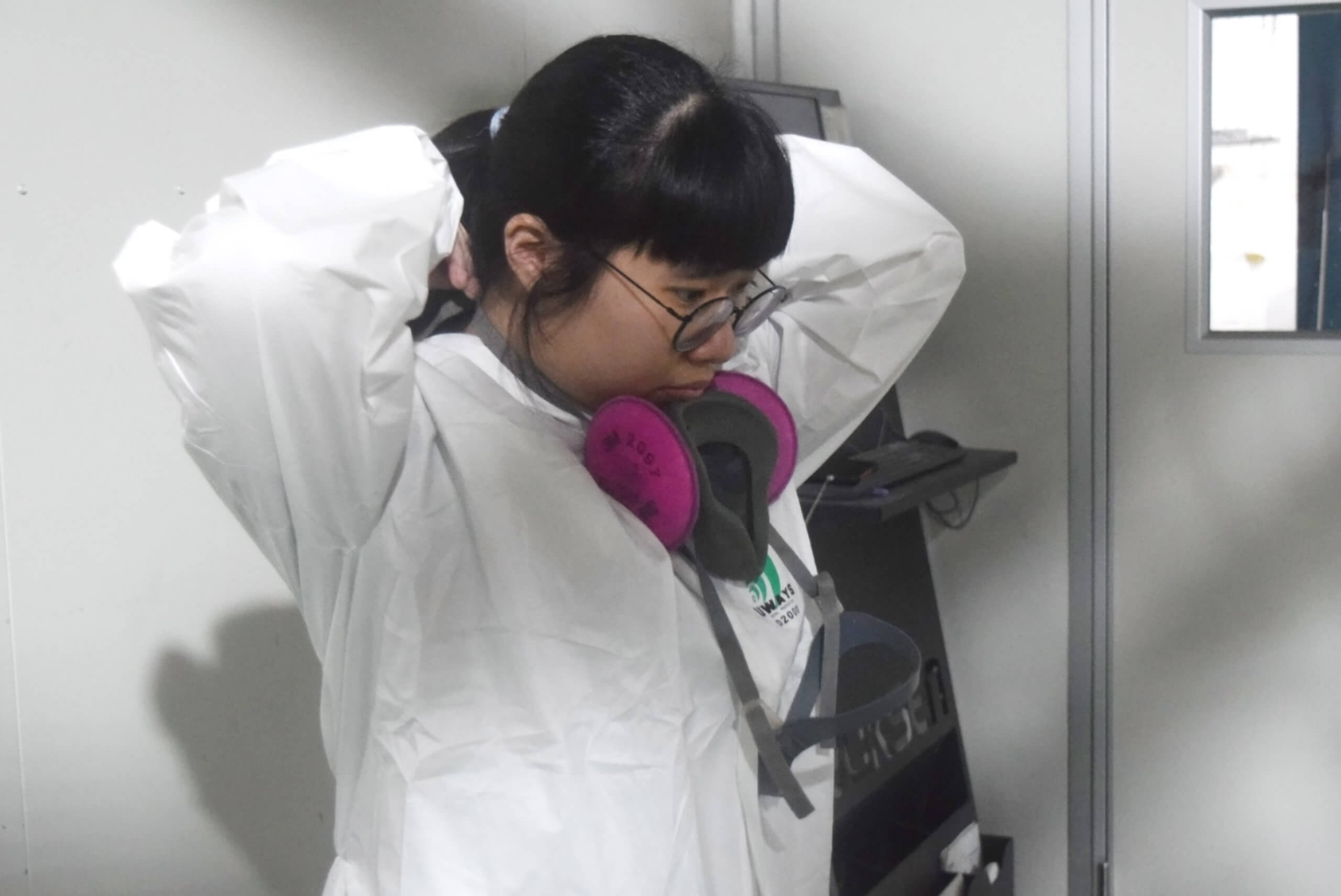 著裝準備去烤漆的雅棋